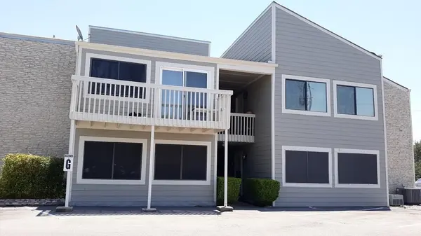 5801 Thunderbird ST #B-20, Lago Vista, TX 78645