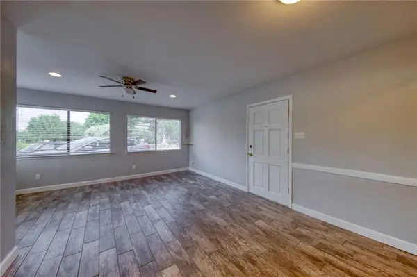5801 Thunderbird ST #B-20, Lago Vista, TX 78645