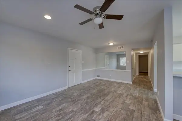 5801 Thunderbird ST #B-20, Lago Vista, TX 78645