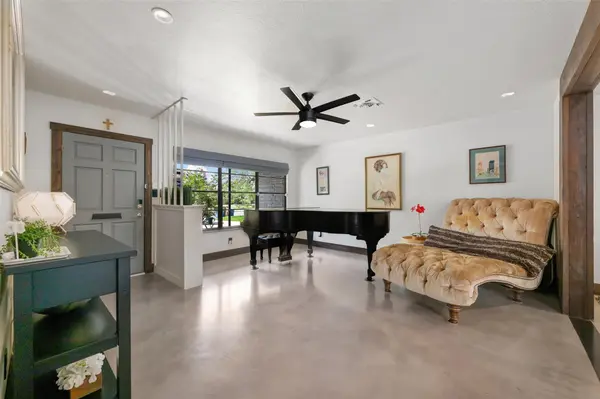 1806 Rogge LN, Austin, TX 78723