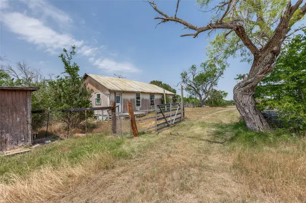 9557 Fm 86, Lockhart, TX 78644