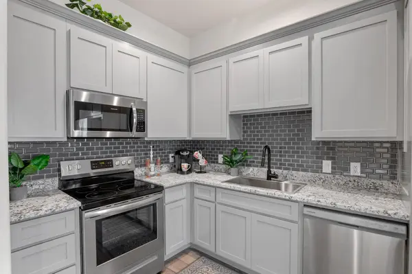 1003 Friendship LN #301, Fredericksburg, TX 78624