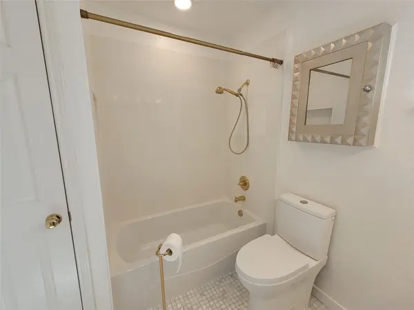 2410 Enfield RD #7, Austin, TX 78703