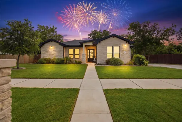 1905 S College ST, Georgetown, TX 78626