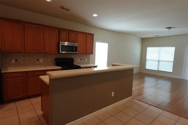 2112 Wayward Sun DR, Austin, TX 78754