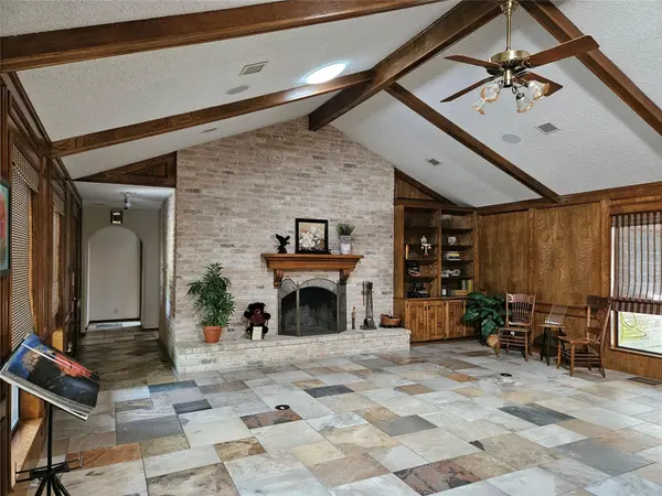 215 Serenada DR, Georgetown, TX 78628