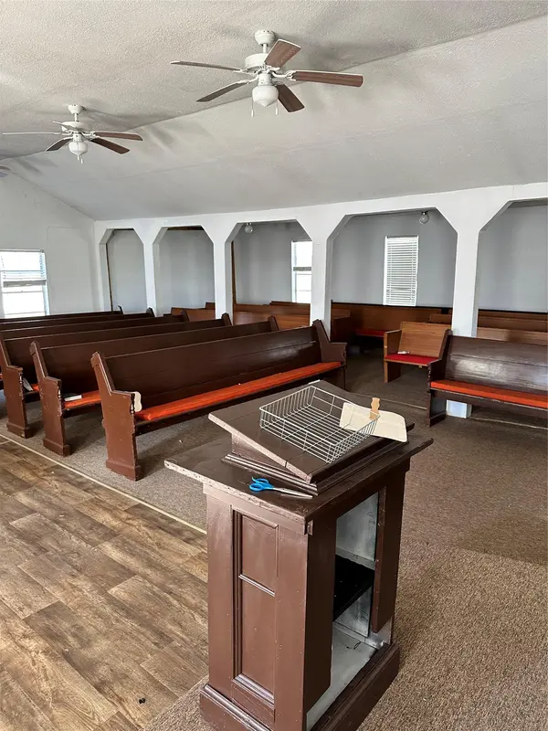 125 2nd Ave, Taylor, TX 76574