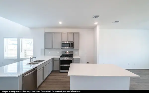 541 Yellowstone DR, Kyle, TX 78640