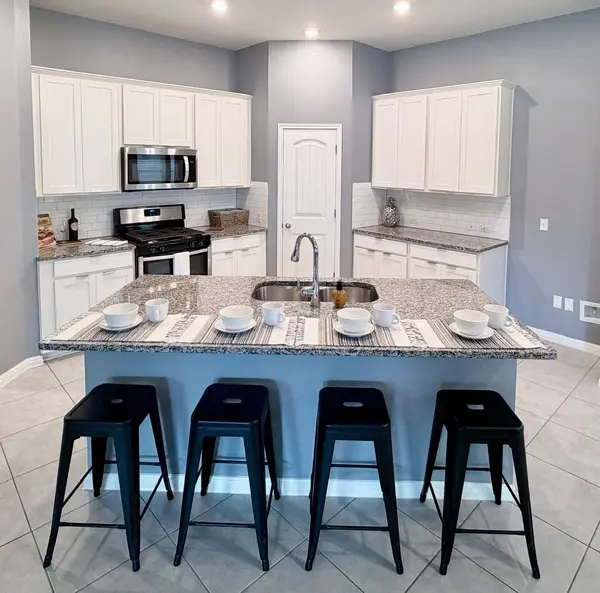 1005 Sundrops ST, Leander, TX 78641
