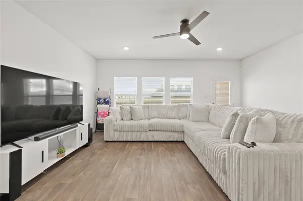 790 Arnold LOOP, Kyle, TX 78640