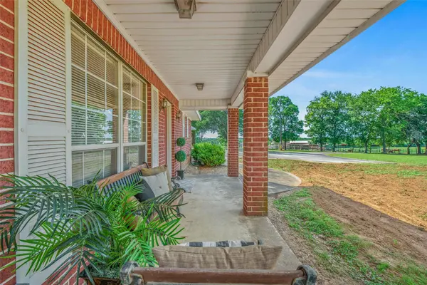1110 County Road 439, Dime Box, TX 77853