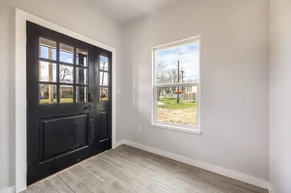 600 Kimbro #B ST, Taylor, TX 76574
