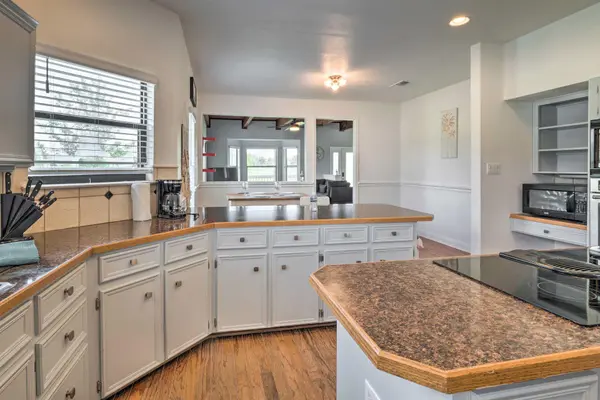 15805 Richards DR, Del Valle, TX 78617