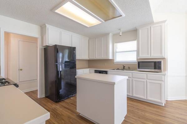 2411 Raintree PATH, Round Rock, TX 78664