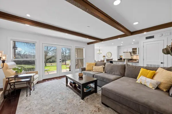 100 Lido CIR #B2, Lakeway, TX 78734