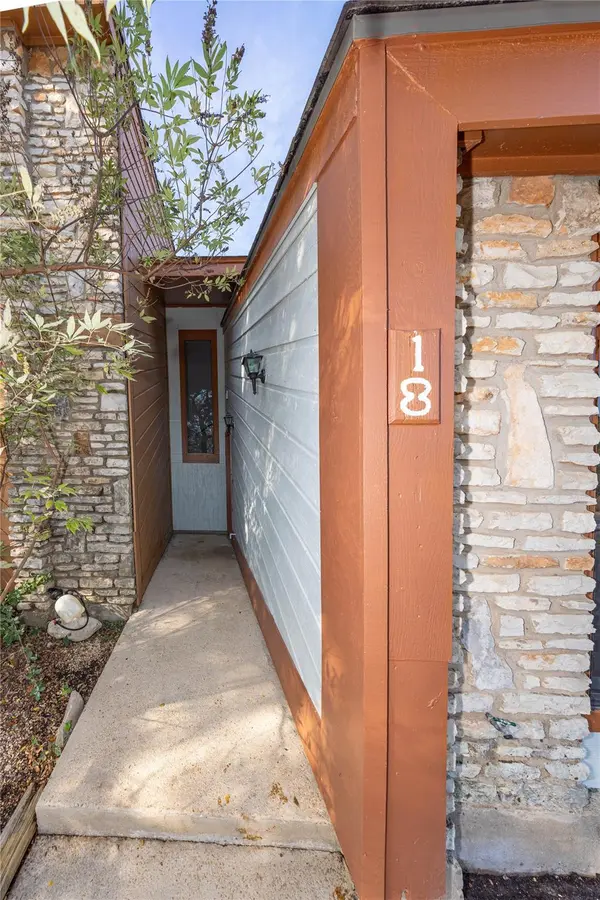 18 Cypress Fairway VLG, Wimberley, TX 78676