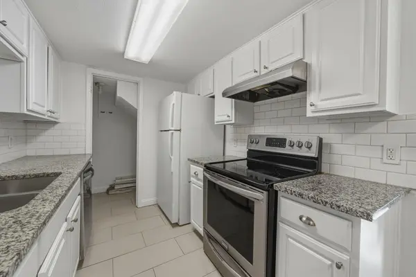 2124 Burton DR #125, Austin, TX 78741