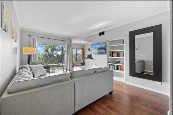 6000 Shepherd Mountain CV #2202, Austin, TX 78730
