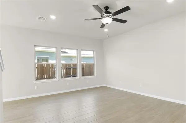 101 Driftwood LN, Bastrop, TX 78602