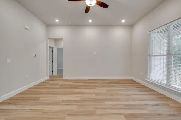 116 Pine Point CV, Elgin, TX 78621