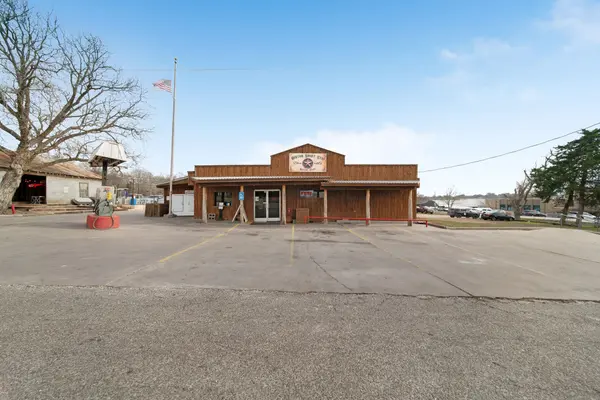 12390 FM 390 RD W, Burton, TX 77835