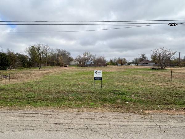 1302 Frink ST, Taylor, TX 76574