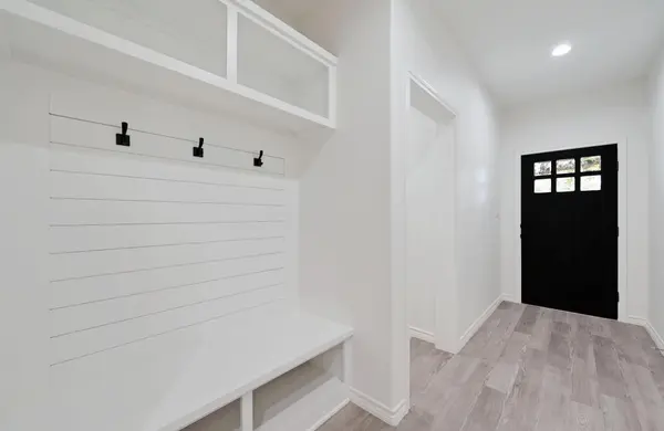 1 Happy Hollow LN, Wimberley, TX 78676
