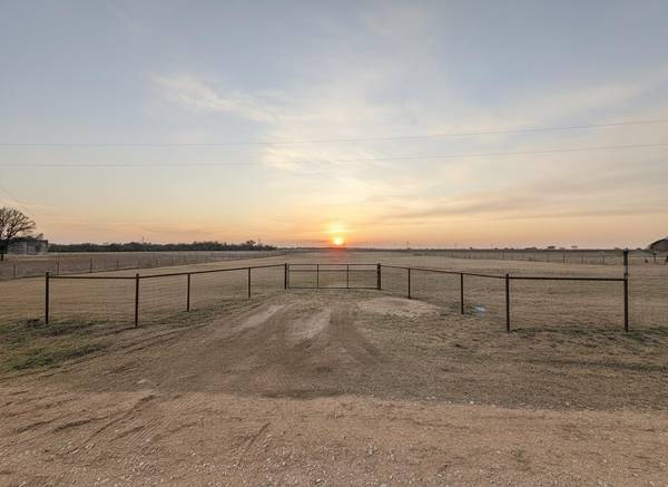 4622 County Road 429, Rockdale, TX 76567