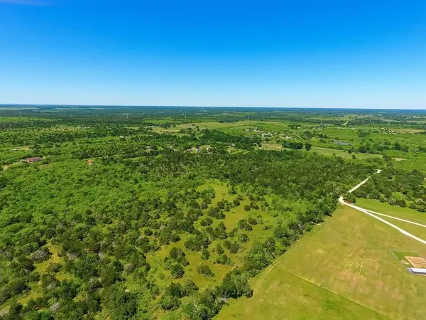 000 Carter RD, Dale, TX 78616