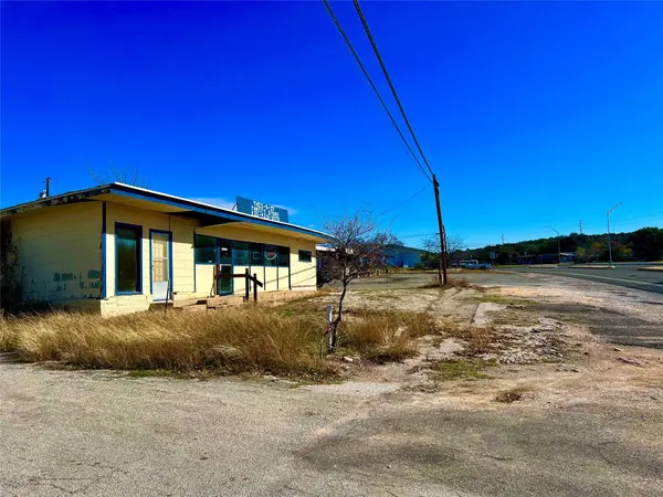 220 HWY 261, Kingsland, TX 78639