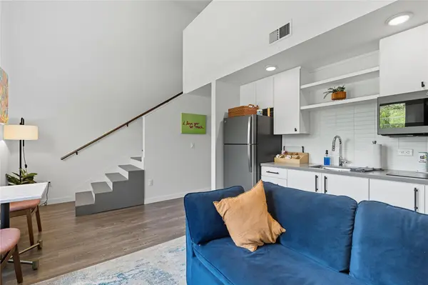 49 Navasota ST #205, Austin, TX 78702