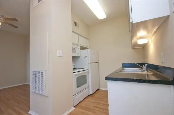 2818 Nueces ST #302, Austin, TX 78705