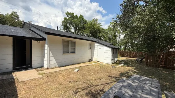 1802 University Ave, Georgetown, TX 78626
