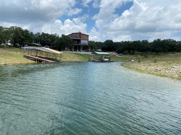 1300 Gold LN, Lago Vista, TX 78645