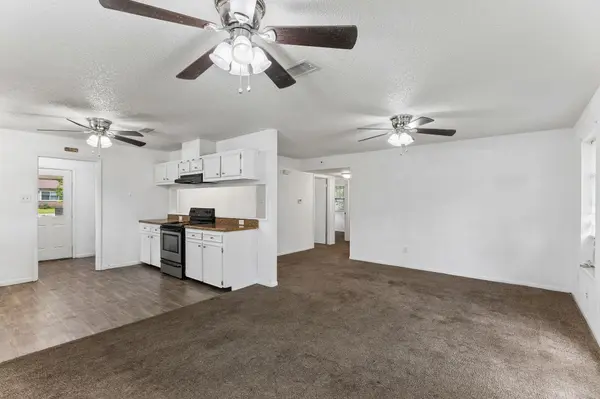 302 Harris ST, Smithville, TX 78957