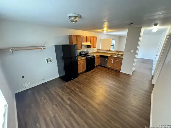 830 W Hutchins PL #3, San Antonio, TX 78221