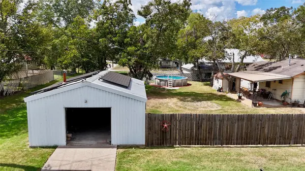302 S Main ST, Schulenburg, TX 78956