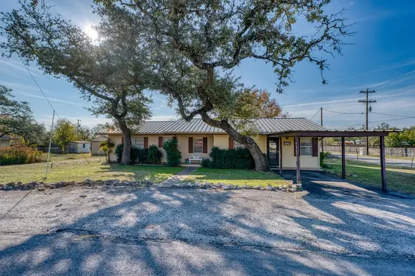 605 W Ash DR, Johnson City, TX 78636