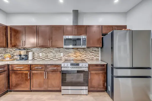 421 Las Lomas DR, Elgin, TX 78621