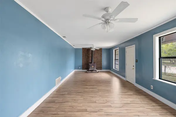 148 E Boundary ST, Giddings, TX 78942