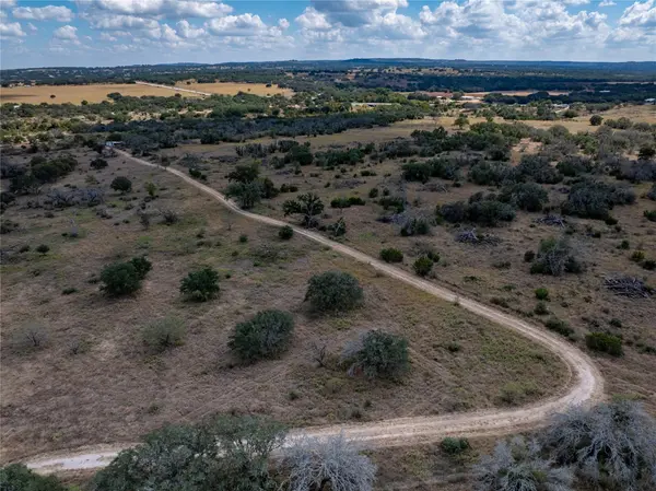 928 Bendele RD, Johnson City, TX 78636