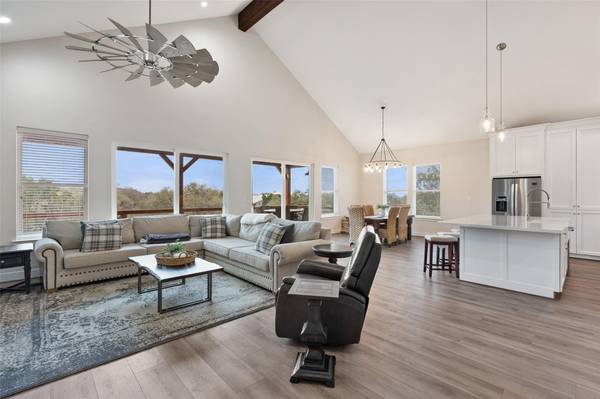 3160 Lakeview DR, Canyon Lake, TX 78133