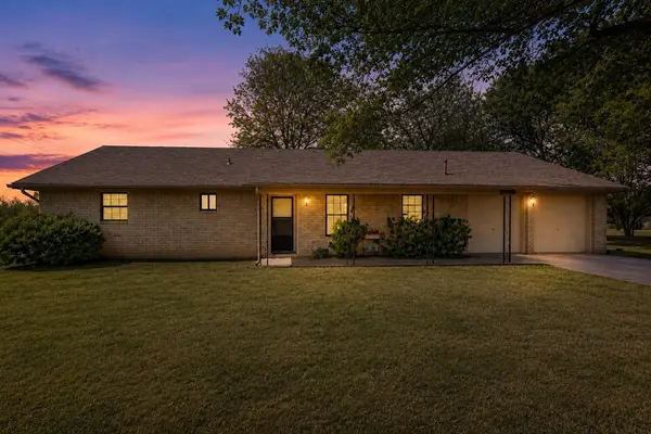 182 Norma Jean BLVD, Smithville, TX 78957