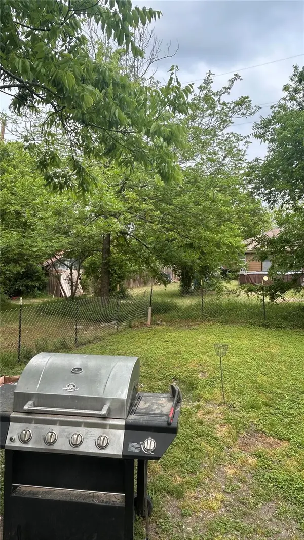 611-613 N 6th ST, Temple, TX 76501