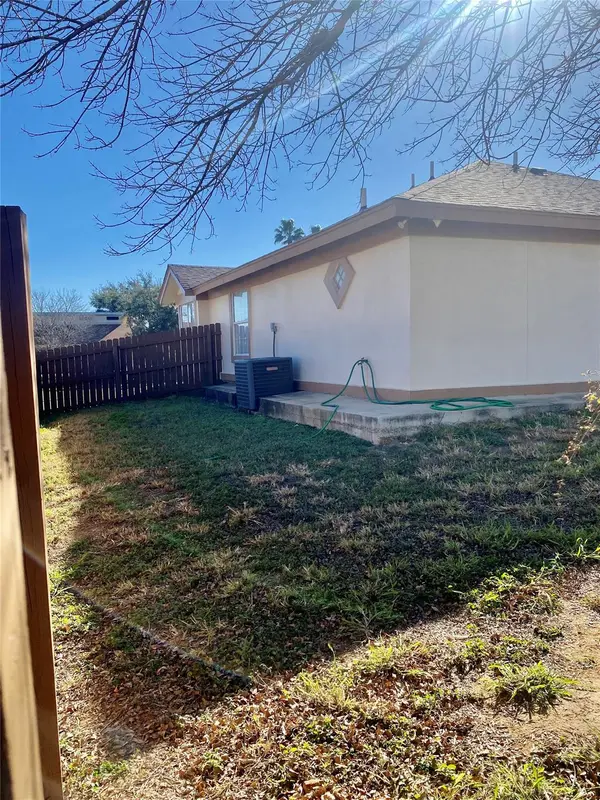 1602 Avenida Mexico Ave, Laredo, TX 78046