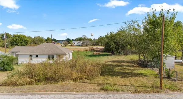 366 N Dallas ST, Giddings, TX 78942
