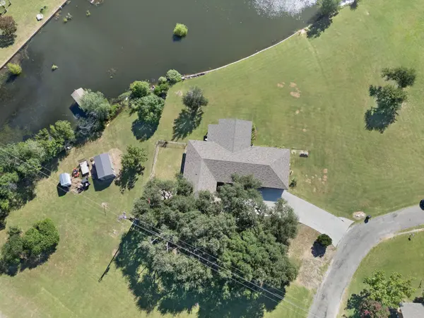 208 Iris LN, Buchanan Dam, TX 78609