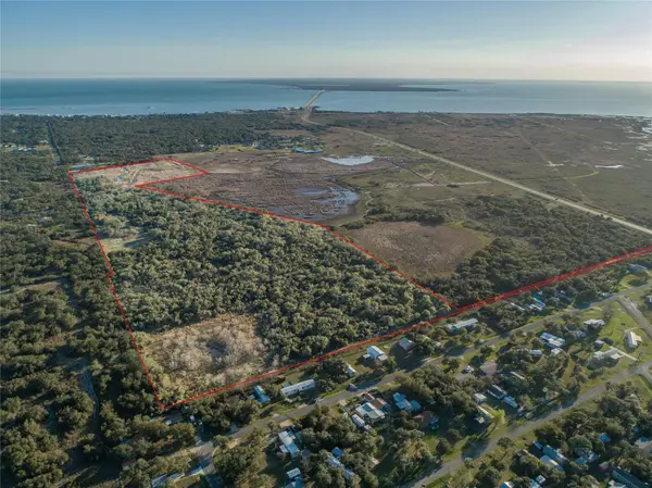 6498 N Hwy 35, Rockport, TX 78382