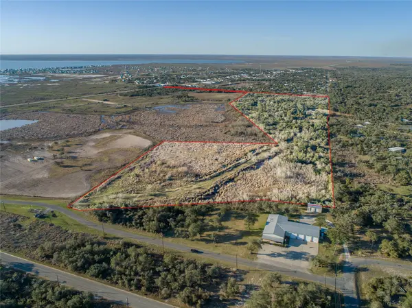 6498 N Hwy 35, Rockport, TX 78382