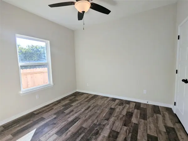 1714 E Avenue G, Lampasas, TX 76550
